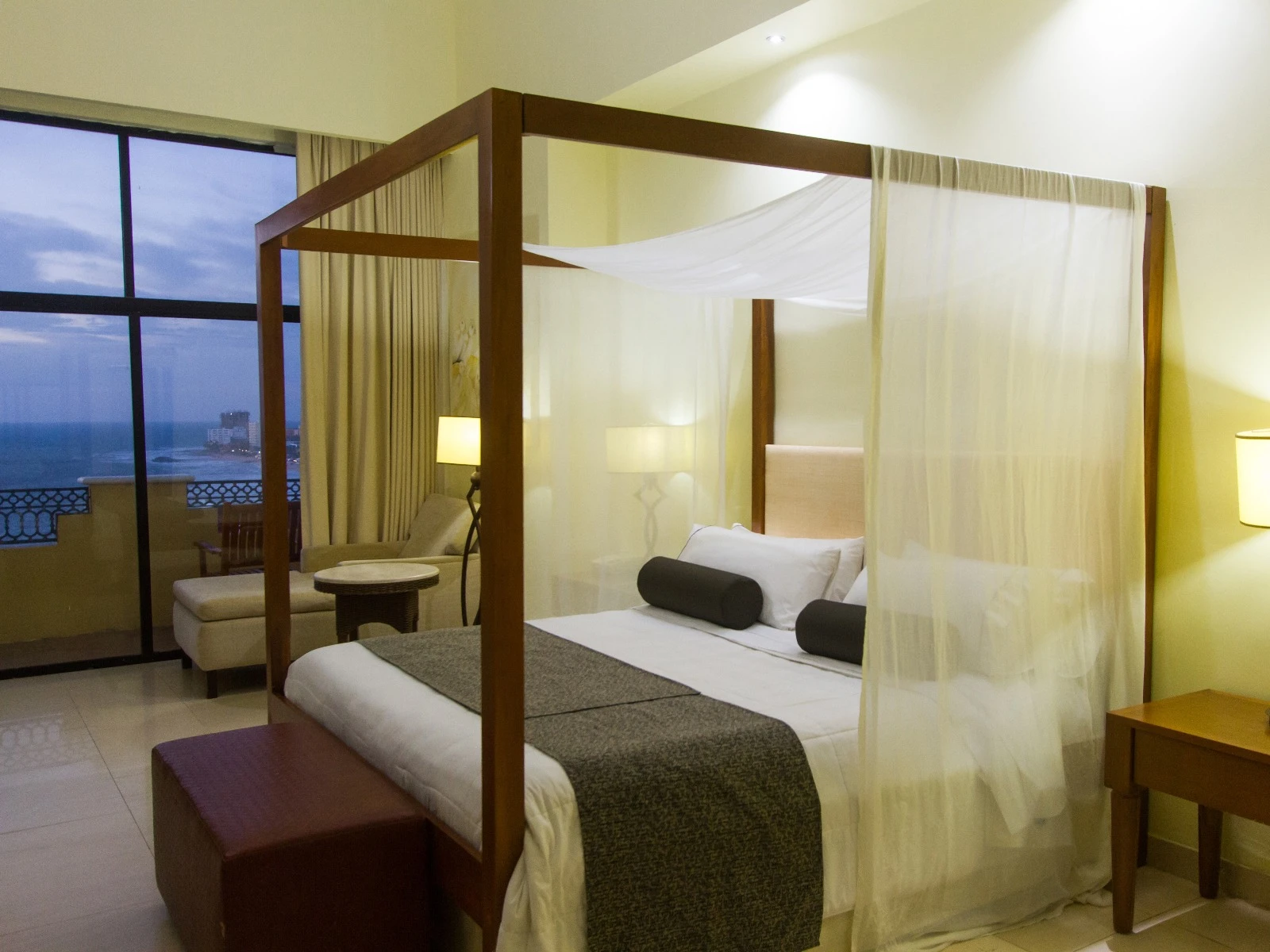 Penthouse Royal 4